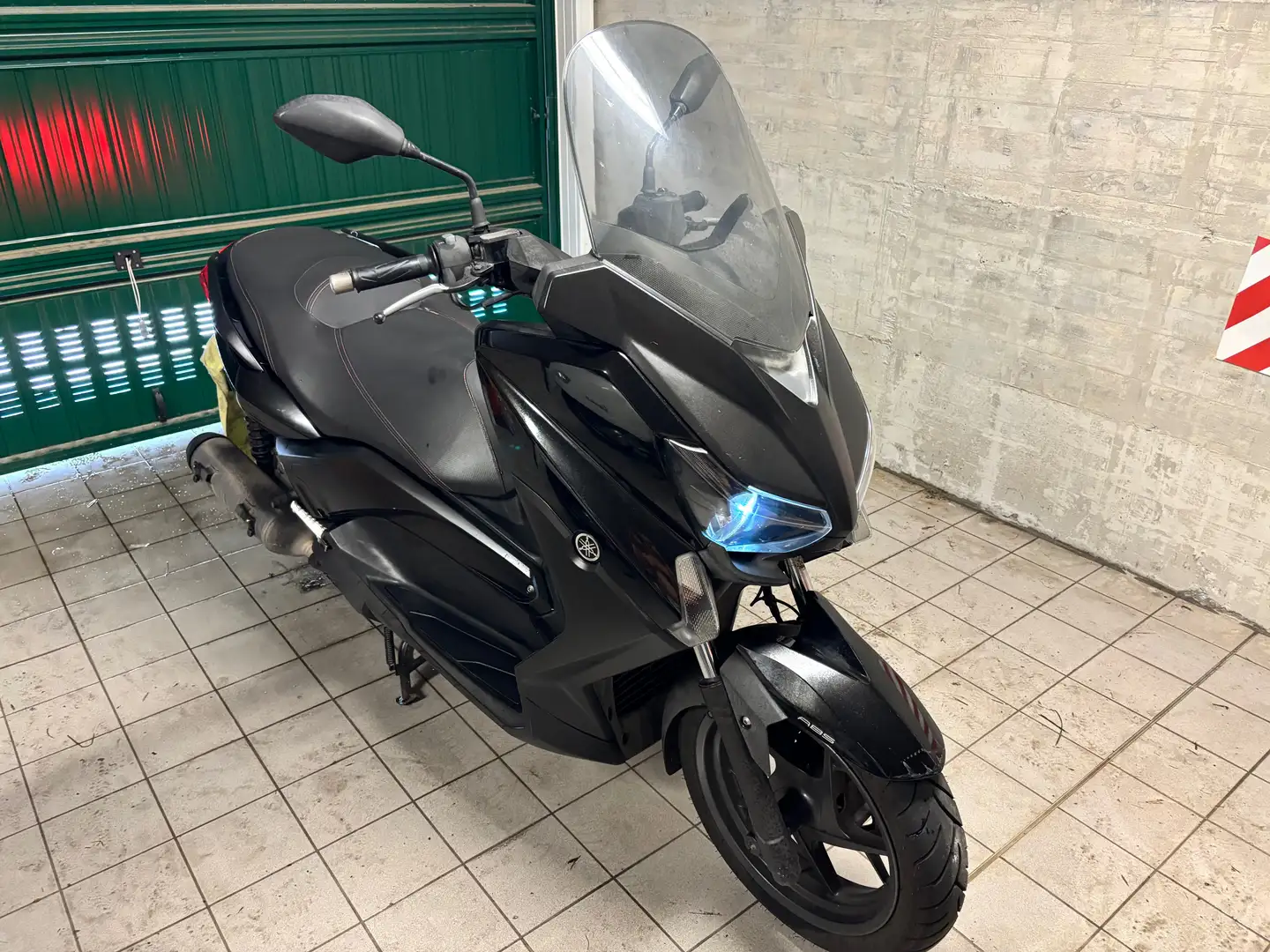 Yamaha X-Max 250 - 2