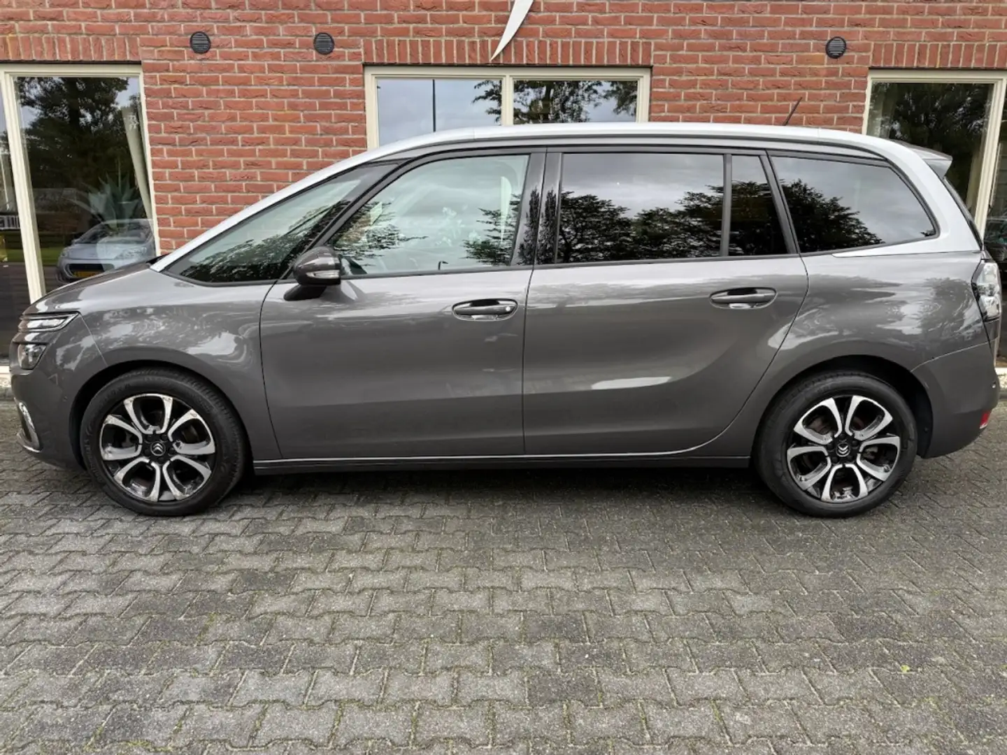 Citroen Grand C4 SpaceTourer 1.2 PureTech Bns 7-persoons NIEUWE APK / CAMERA / Gris - 2