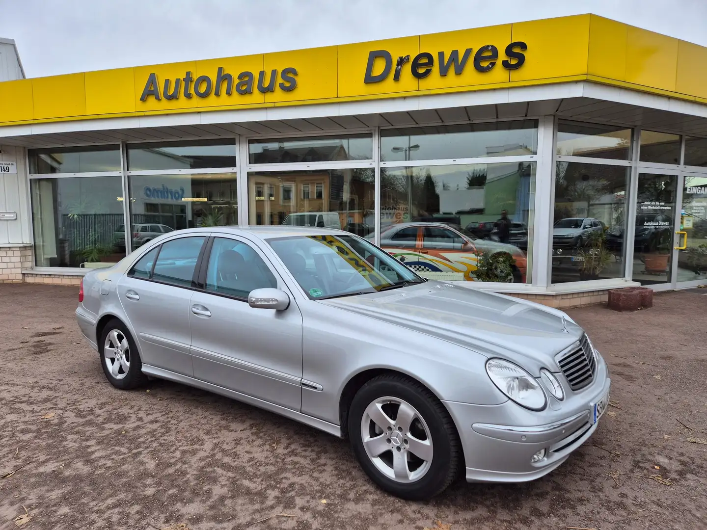 Mercedes-Benz E 200 E-Klasse Kompressor Automatik Avantgarde Silber - 1