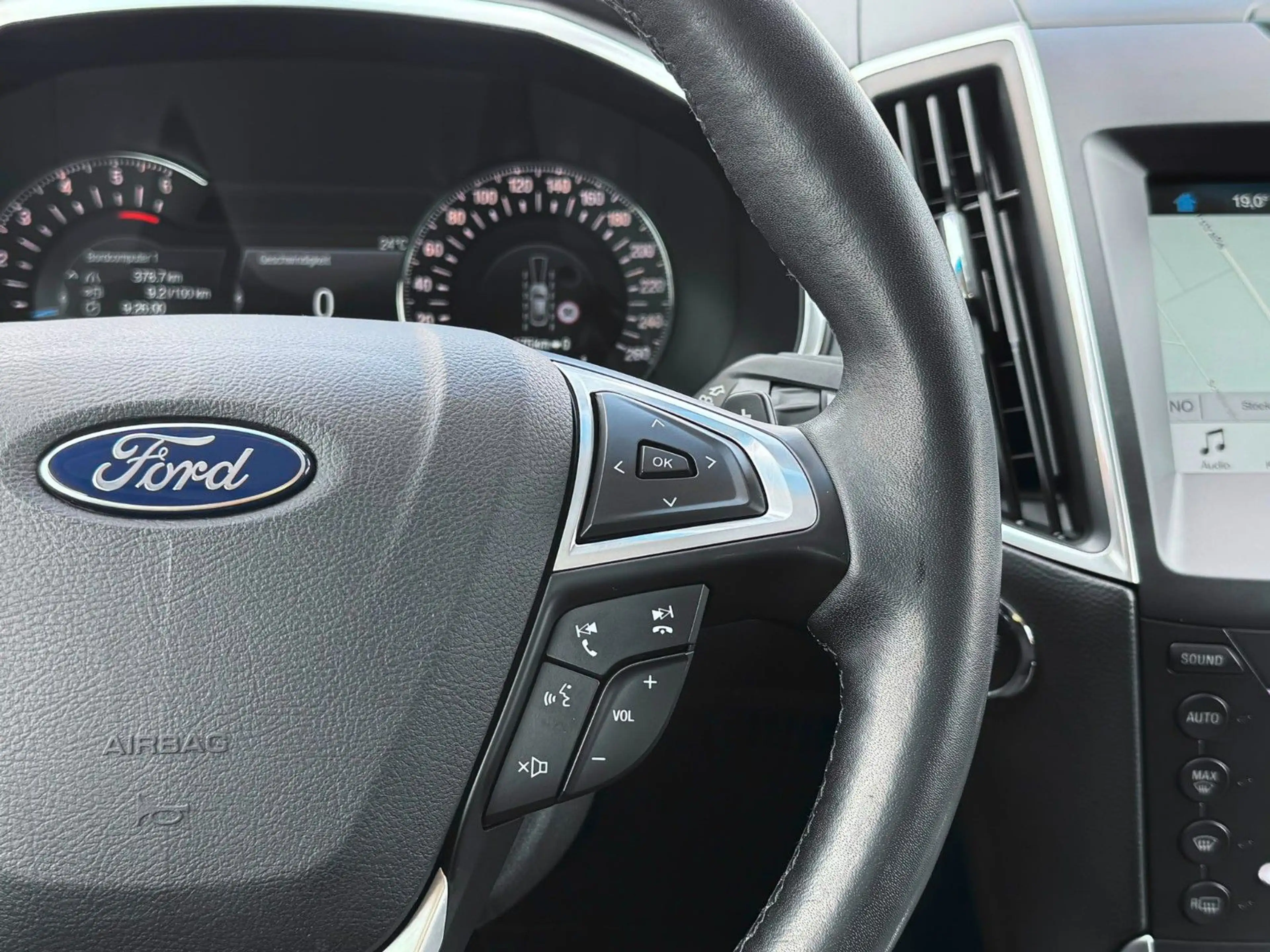 Ford Edge Sport 4x4 AHK°NAVI°KAMERA°LED°SHZ°20"LM — photo 13