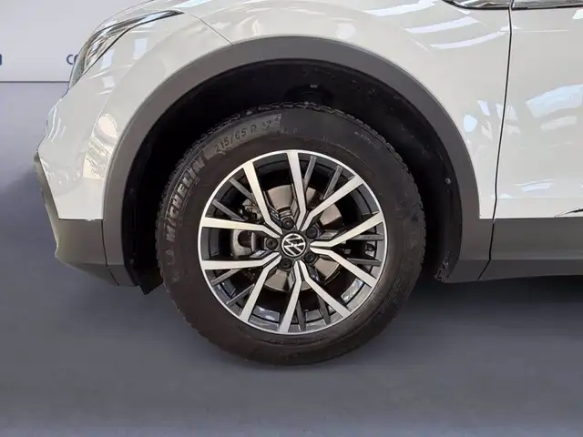 Volkswagen Tiguan view 16