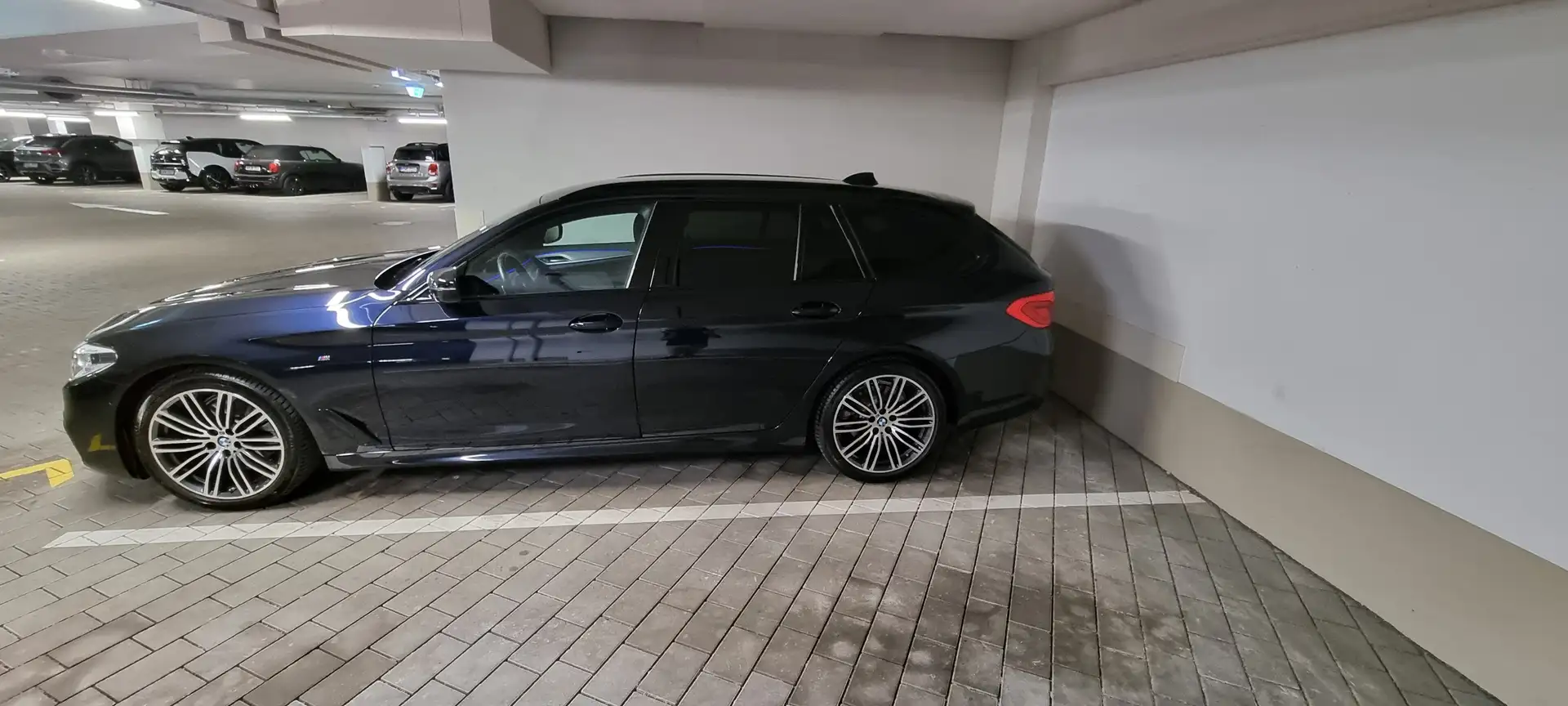 BMW 520 M-Sport,19 Zoll,Service inkl.,HUD,Navi Prof., LED Schwarz - 2
