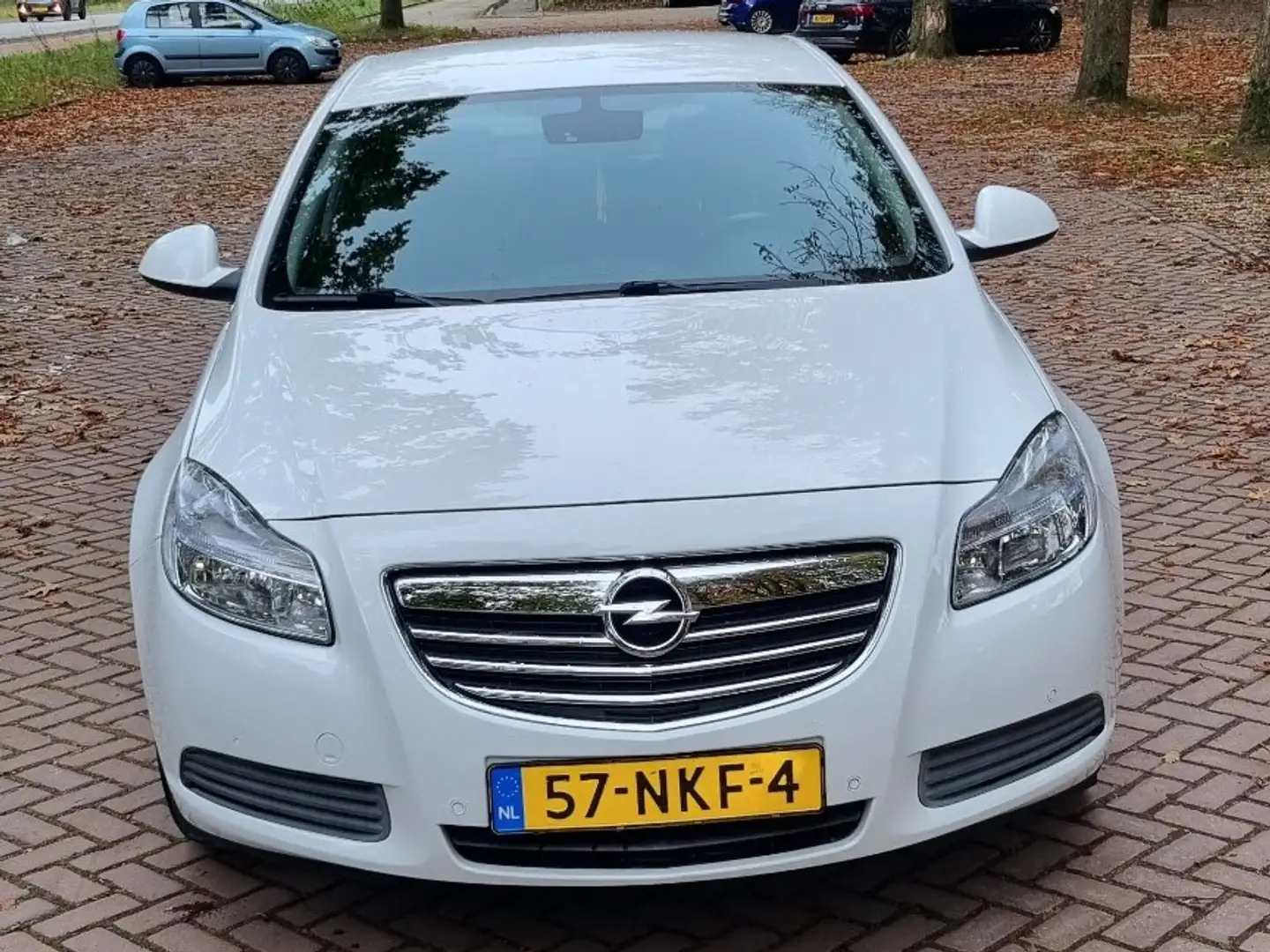 Opel Insignia 1.6 Turbo Edition Bílá - 2