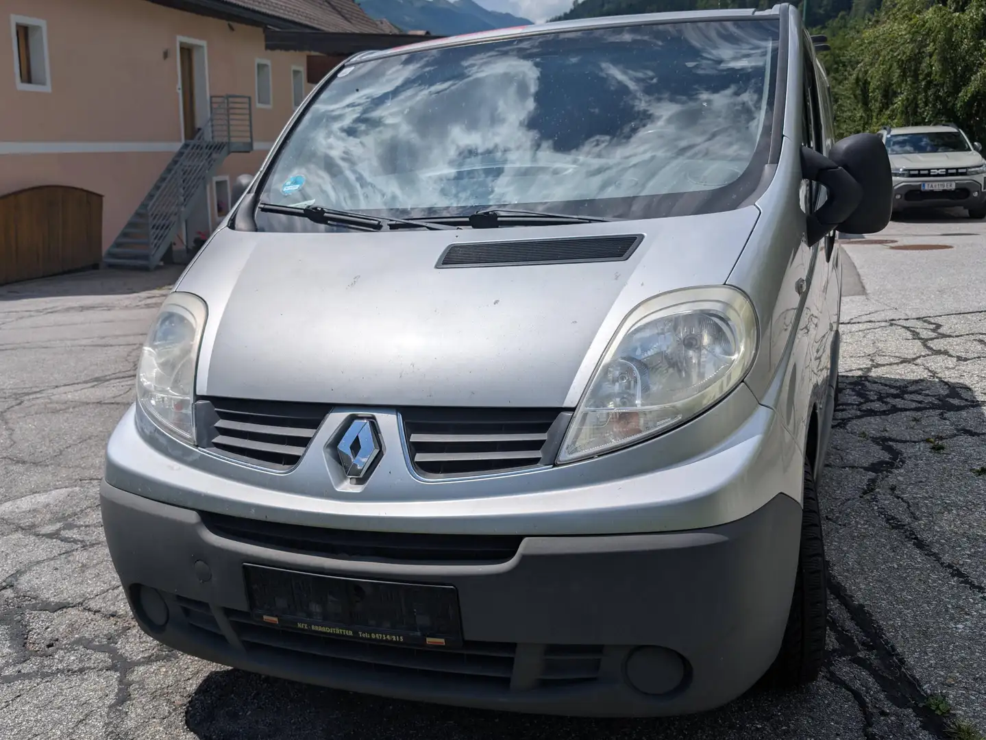 Renault Trafic Trafic 2 . L1H1 2,0 dCi DPF Grau - 1