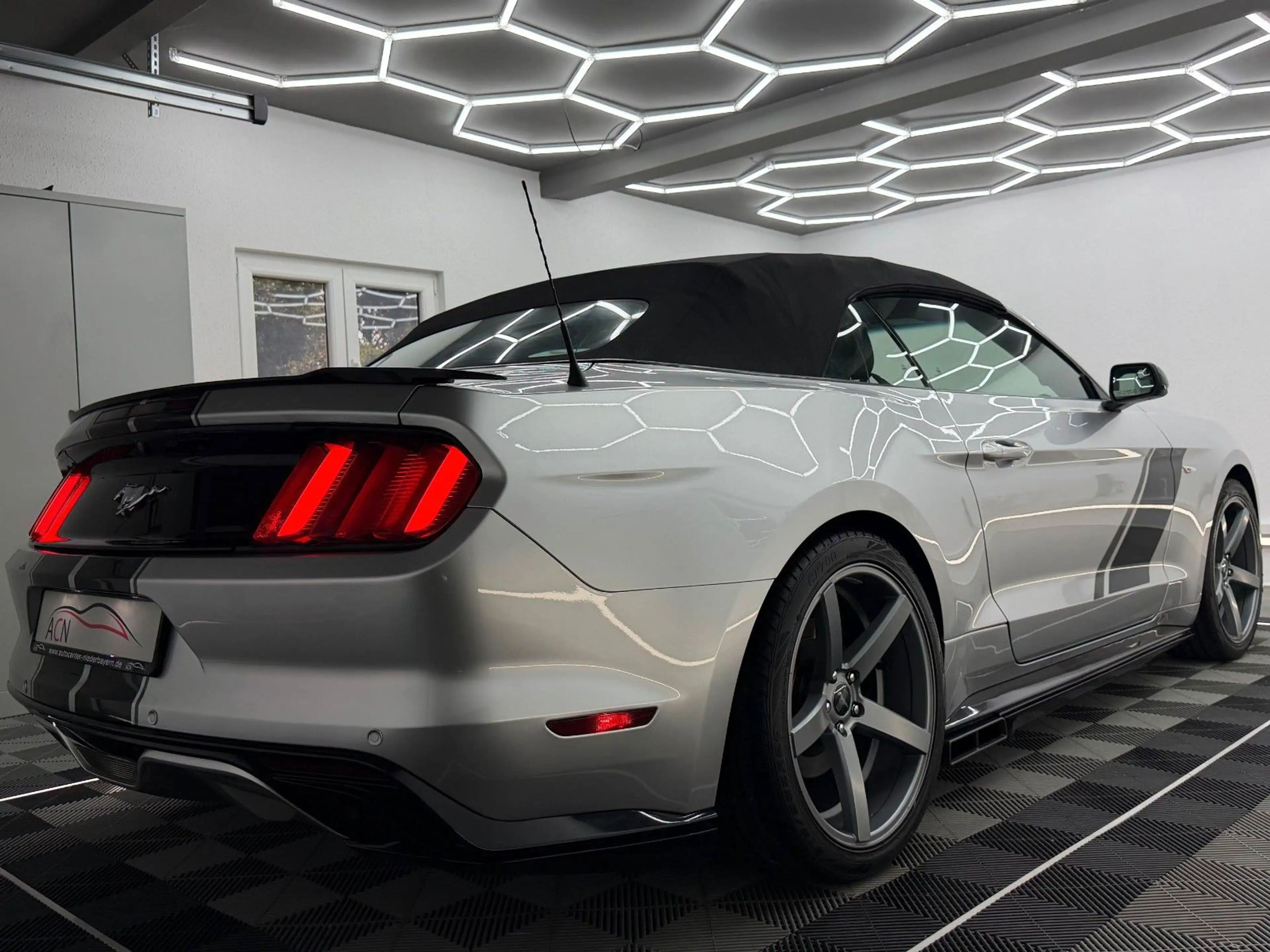 Ford Mustang Cabrio 3.7 V6 Aut/SIDEPIPE/IDIVIDUAL/20* — photo 14