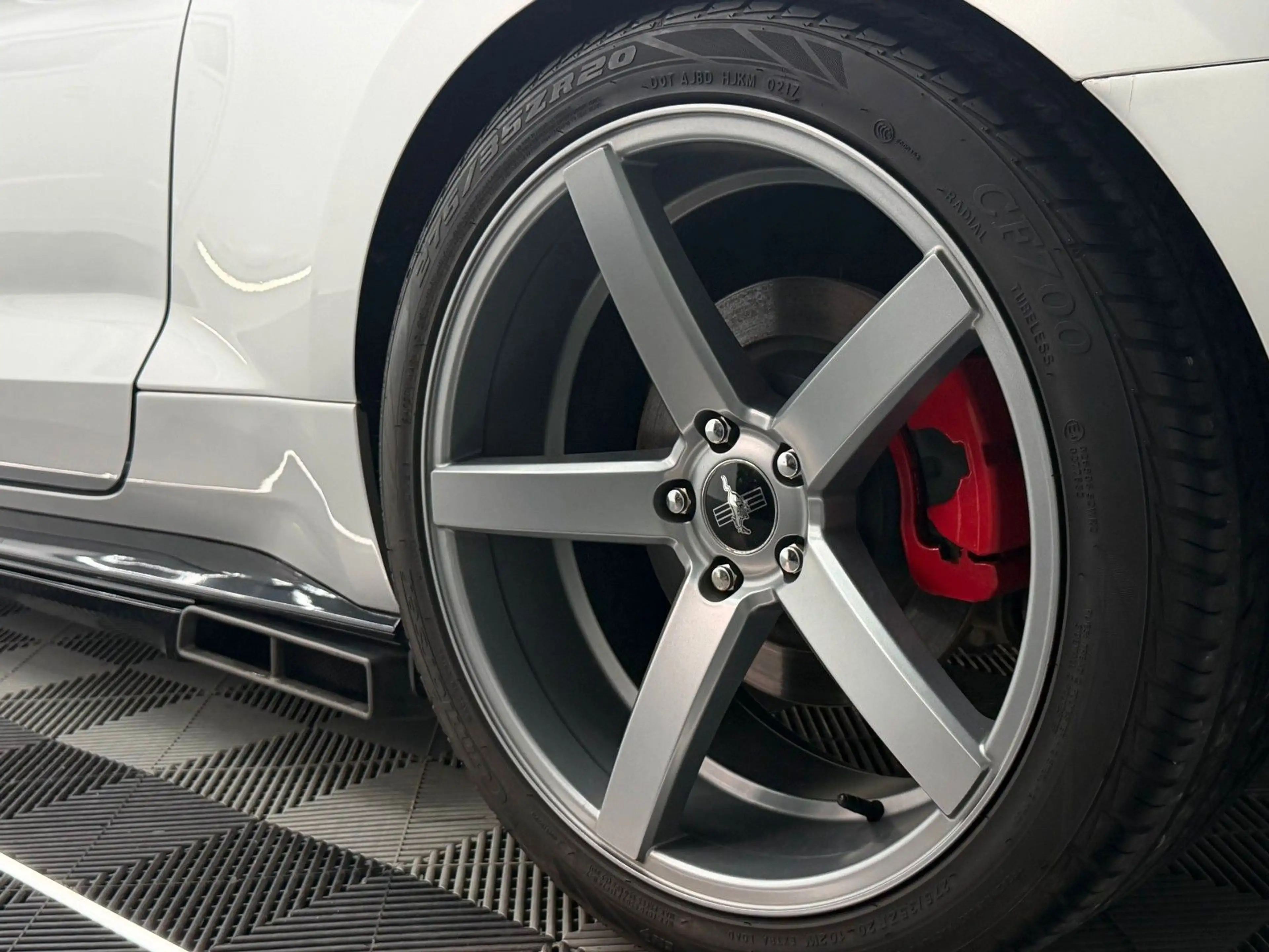 Ford Mustang Cabrio 3.7 V6 Aut/SIDEPIPE/IDIVIDUAL/20* — photo 15