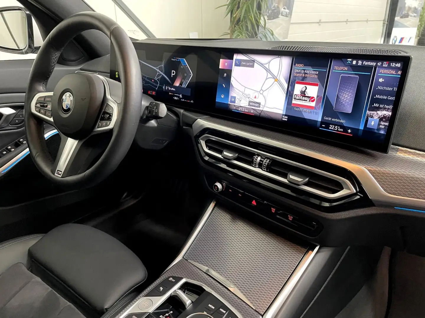 BMW 320 d M Sport *19 Zoll*Pano*el. Sitze*Ad.FW* Wit - 2