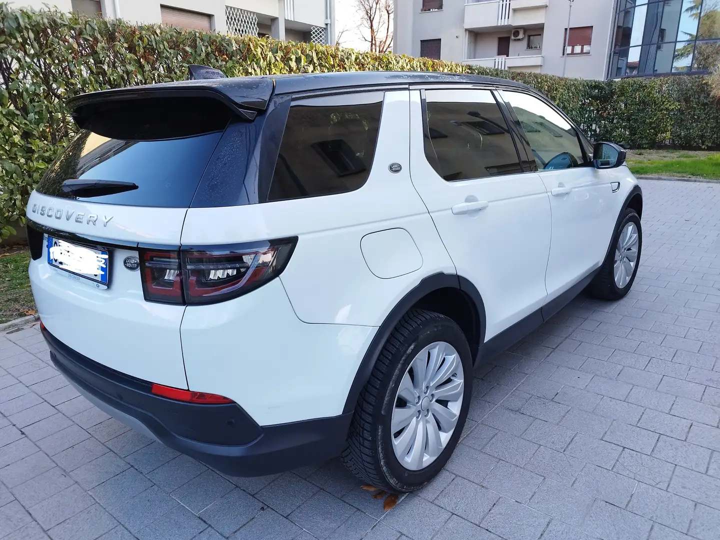 Land Rover Discovery Sport Discovery Sport I 2.0 si4 mhev Dynamic awd 200cv Bianco - 1