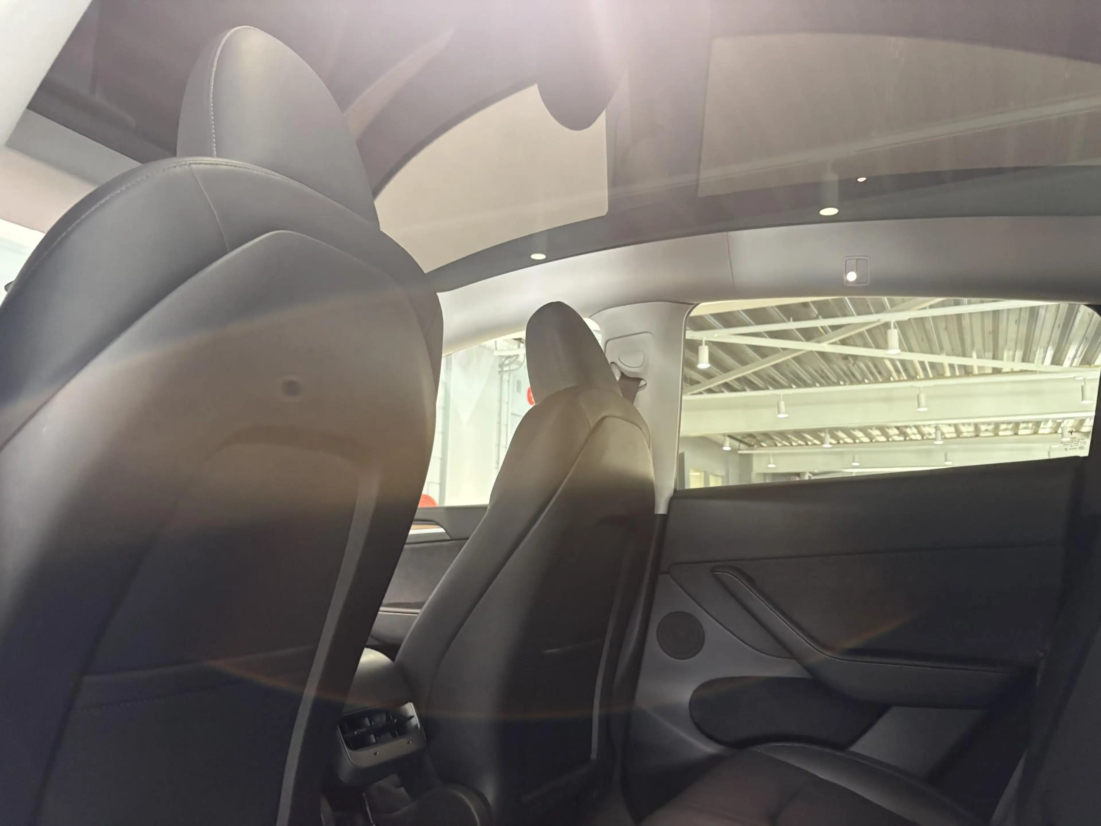 Tesla Model Y Long Range AWD 75 kWh — photo 14