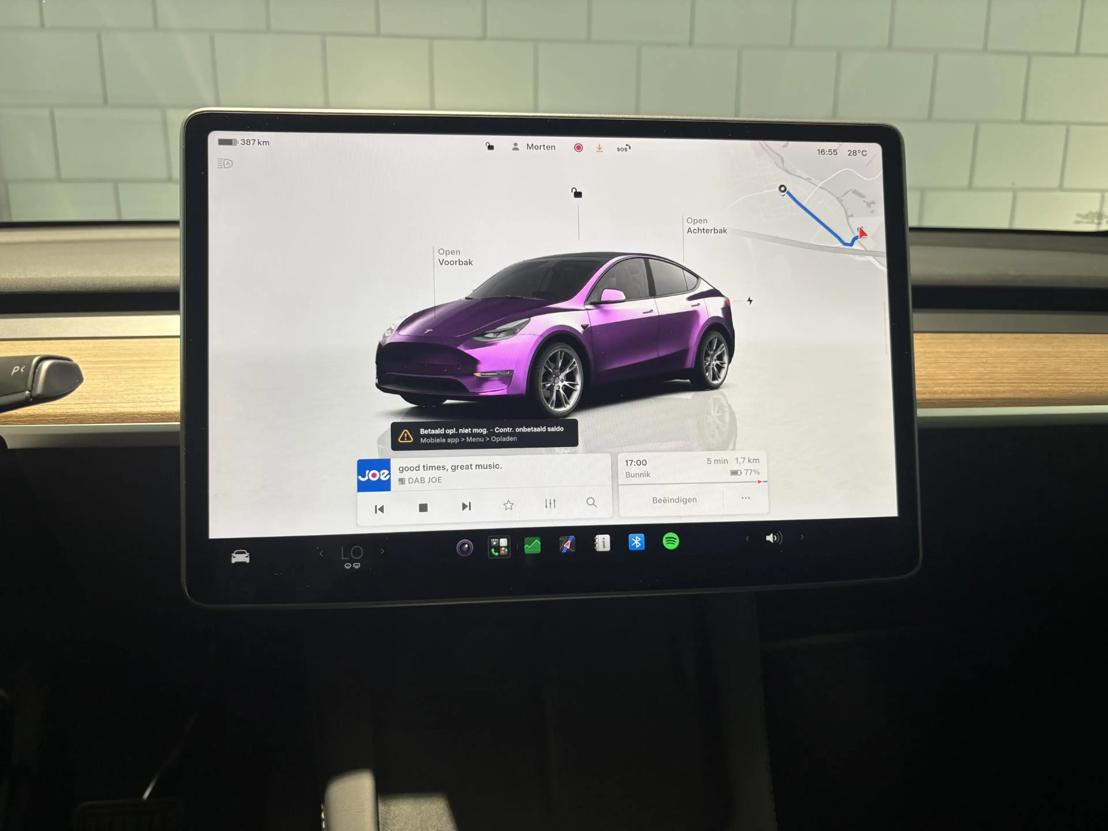 Tesla Model Y Long Range AWD 75 kWh — photo 12