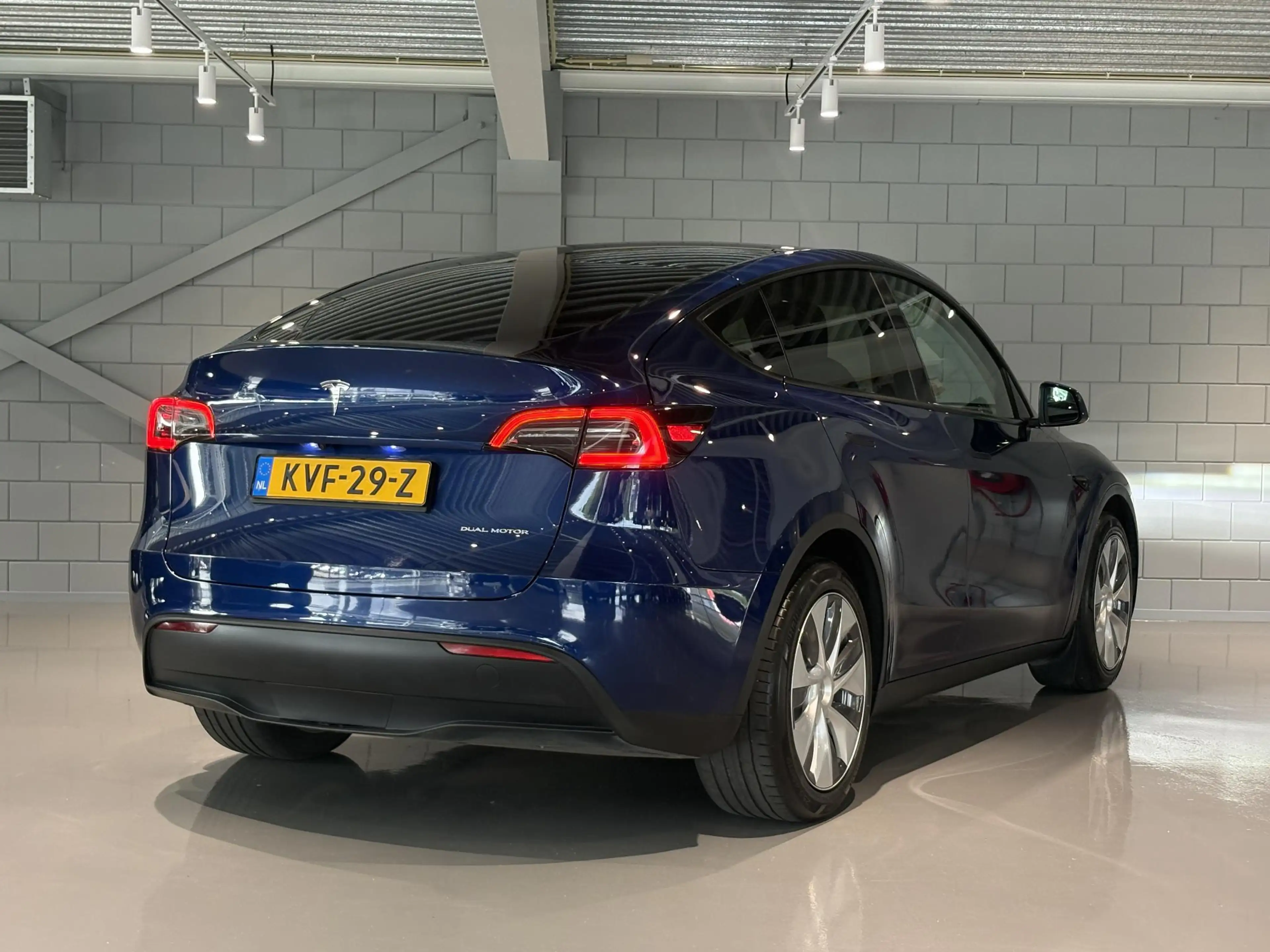Tesla Model Y Long Range AWD 75 kWh — photo 9