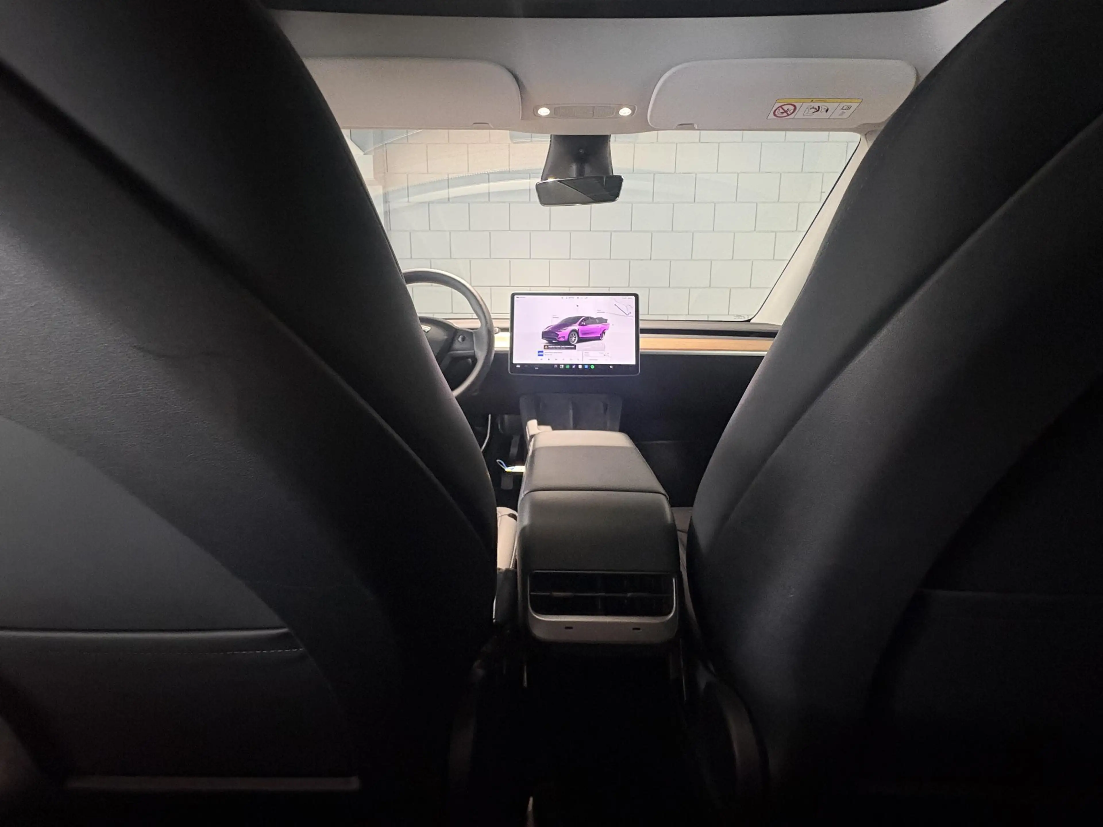 Tesla Model Y Long Range AWD 75 kWh — photo 10