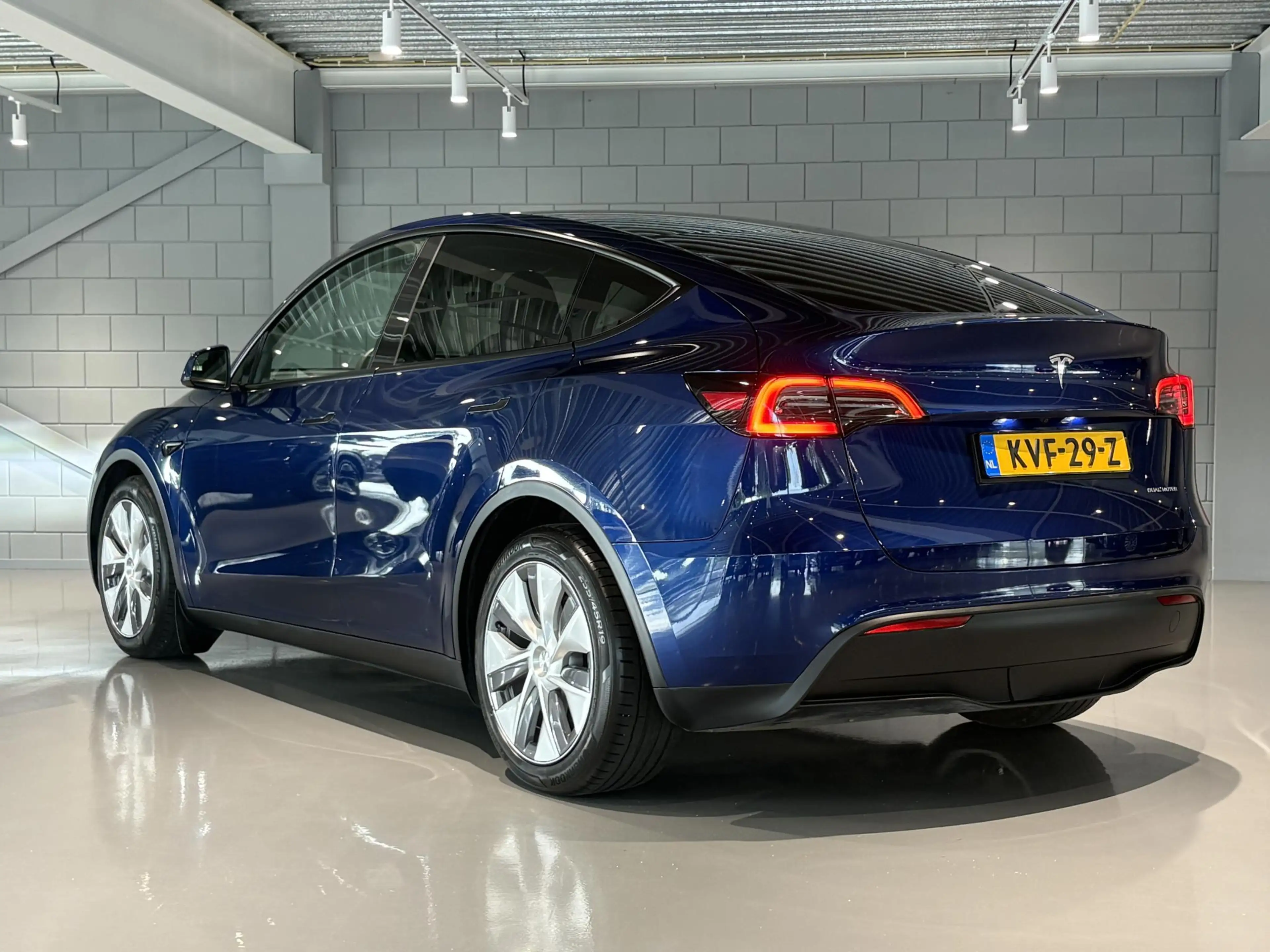 Tesla Model Y Long Range AWD 75 kWh — photo 8