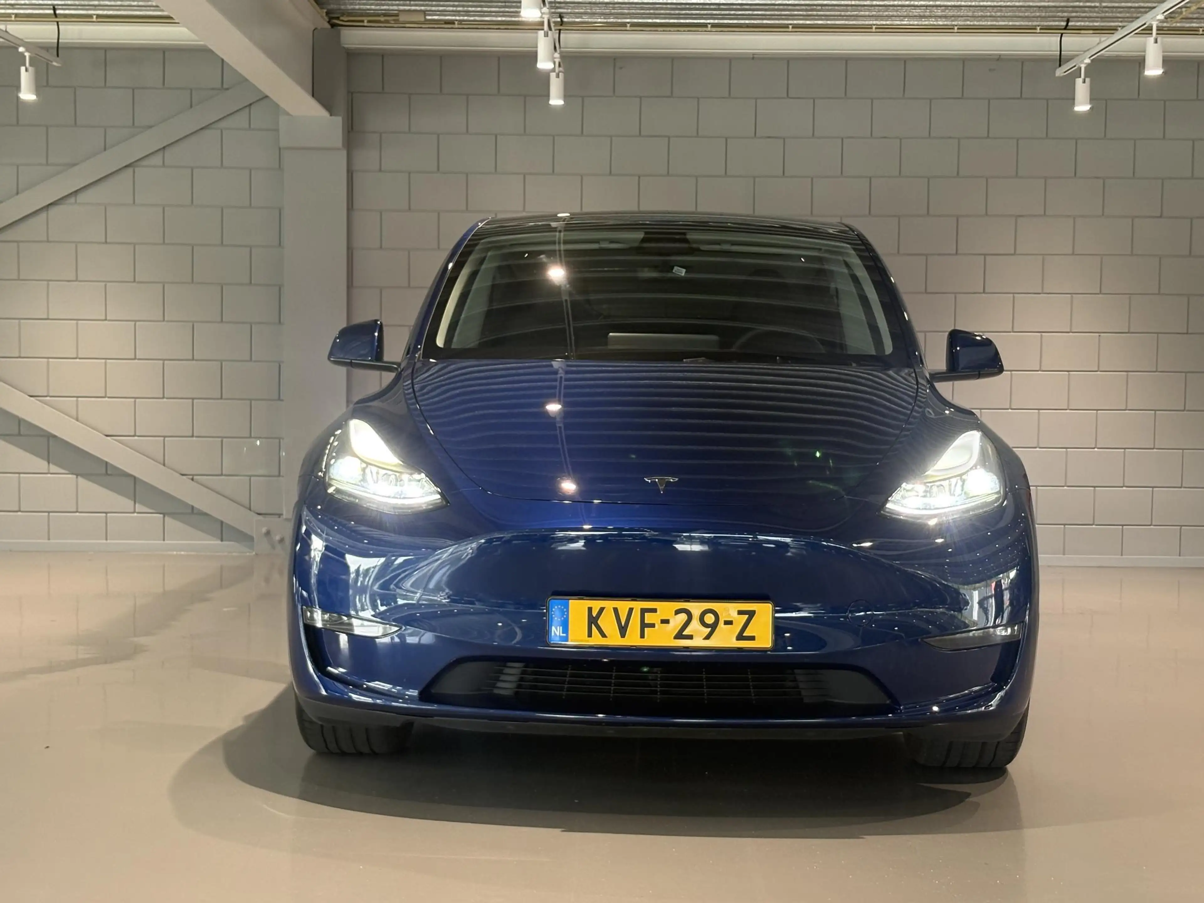 Tesla Model Y Long Range AWD 75 kWh — photo 2