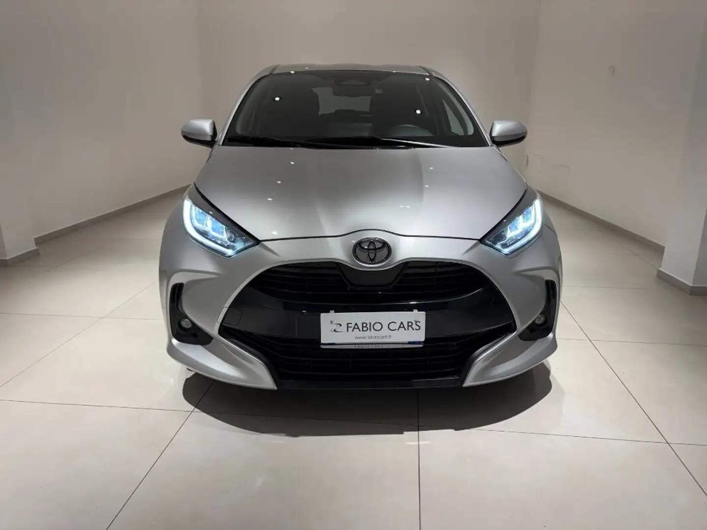 Toyota Yaris 1.5h Trend - 2