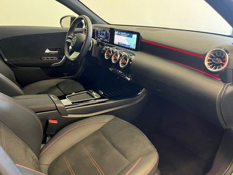 Mercedes-Benz A 250 e AMG-Line Panorama Distronic Keyless Go — photo 6