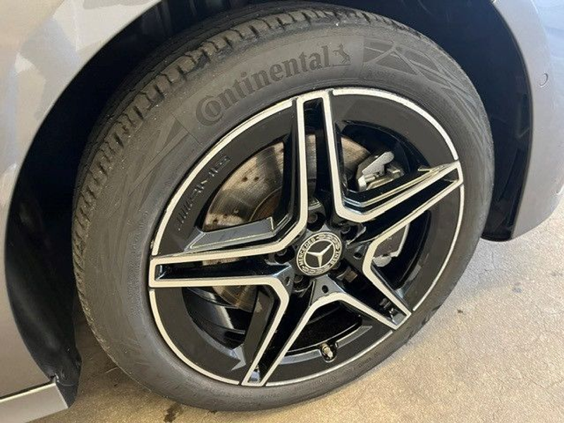 Mercedes-Benz A 250 e AMG-Line Panorama Distronic Keyless Go — photo 15