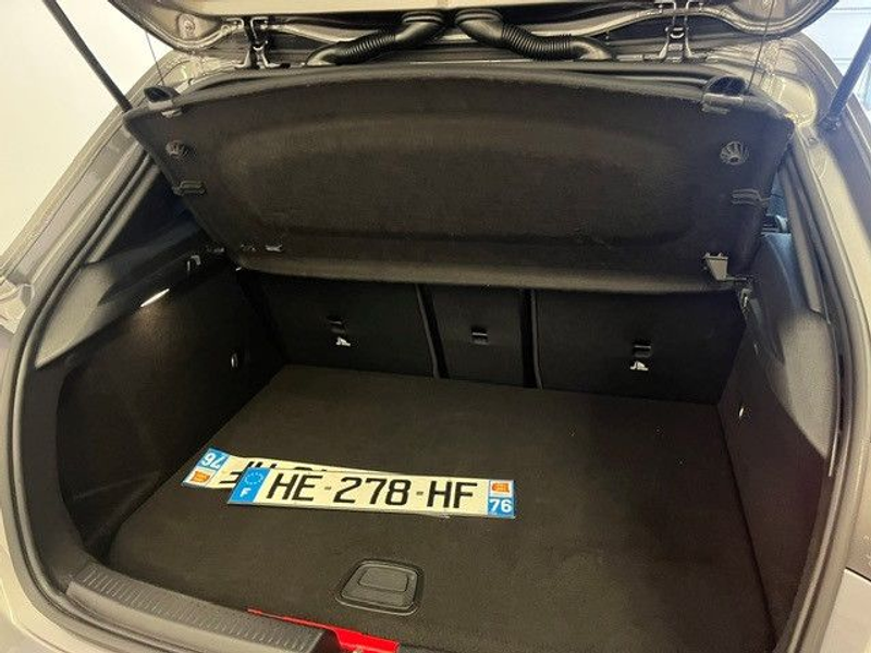 Mercedes-Benz A 250 e AMG-Line Panorama Distronic Keyless Go — photo 8