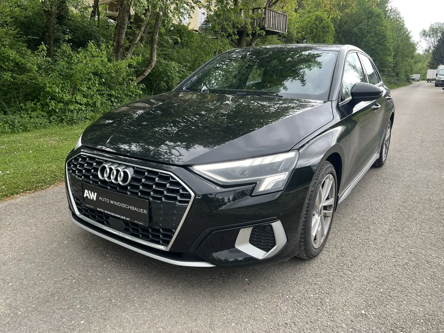 Audi A3 35 TFSI advanced *LED*AHK*R-Kamera* Schwarz - 1