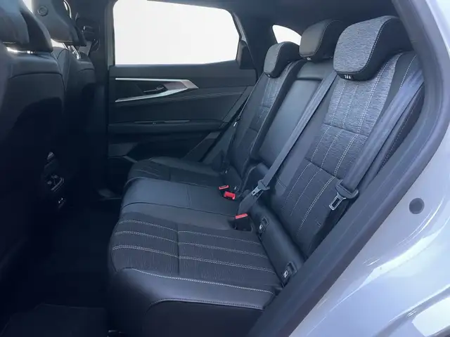 Renault Austral view 12