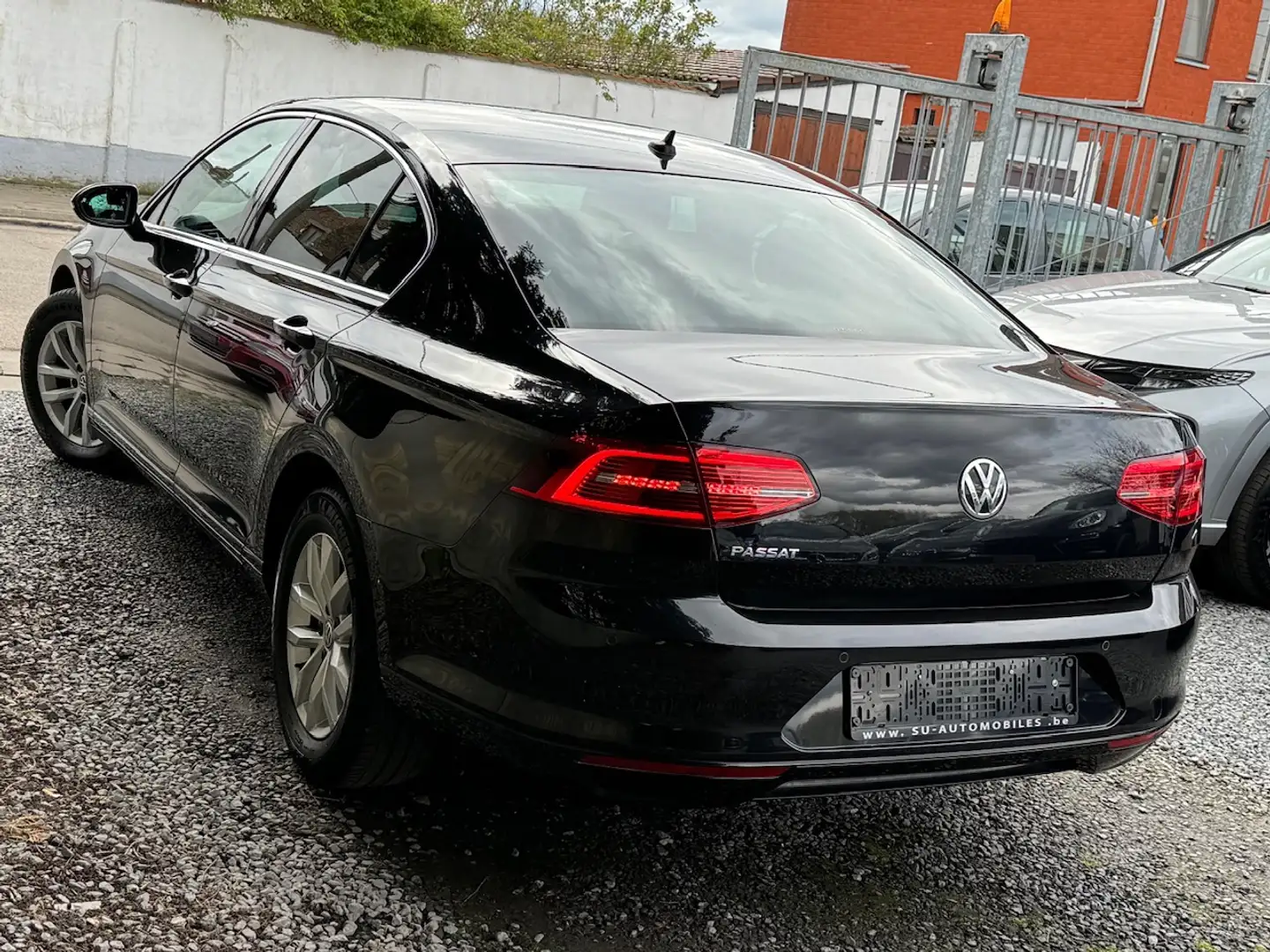 Volkswagen Passat 1.5 TSI Comfortline Full led/Camera/Navi/Clim/Gar Zwart - 2