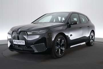 77 kWh xDrive40 LEDER/CUIR LED GPS PDC 360°CAM Pan