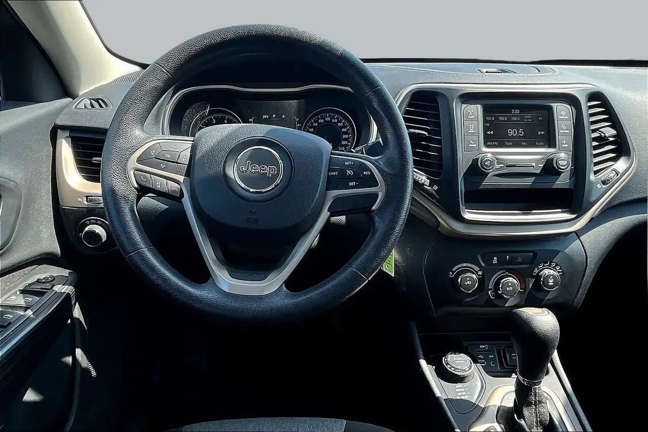 Jeep Cherokee снимка Jeep Cherokee