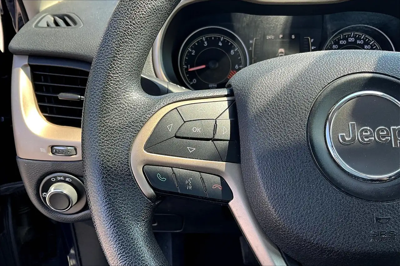 Jeep Cherokee снимка Jeep Cherokee