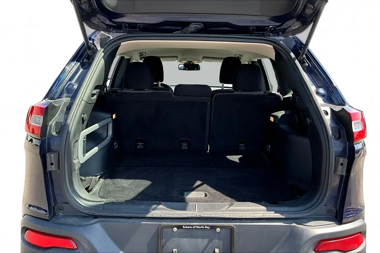 Jeep Cherokee снимка Jeep Cherokee