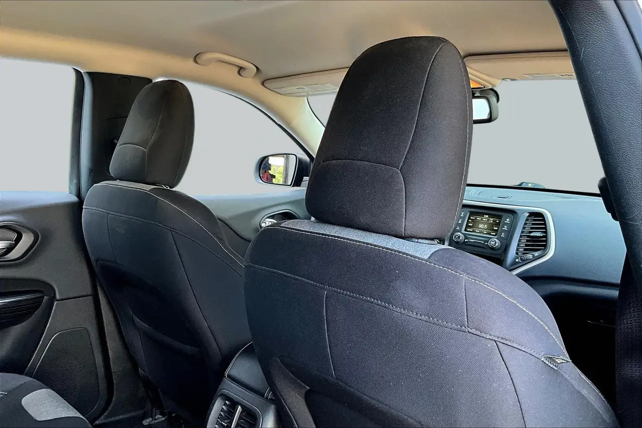 Jeep Cherokee снимка Jeep Cherokee