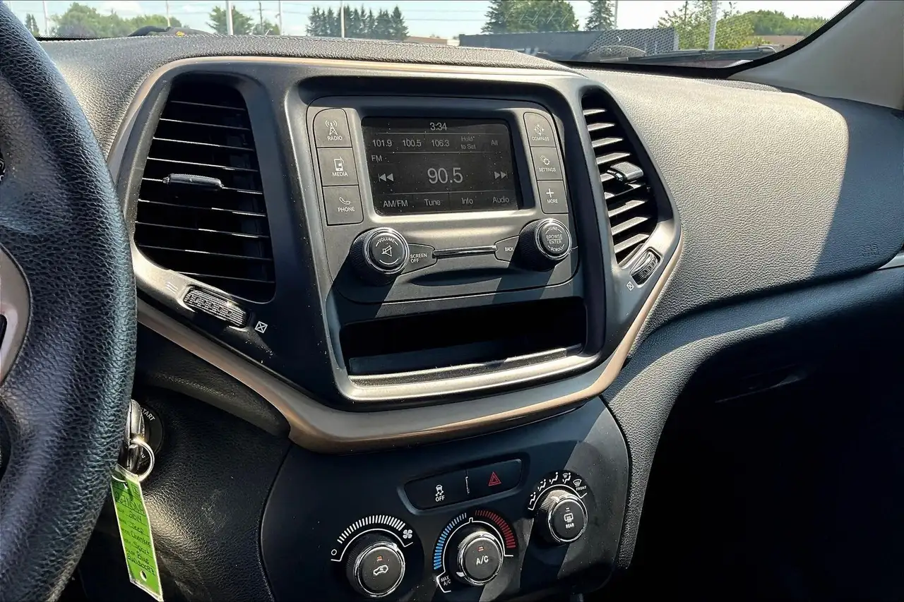 Jeep Cherokee снимка Jeep Cherokee
