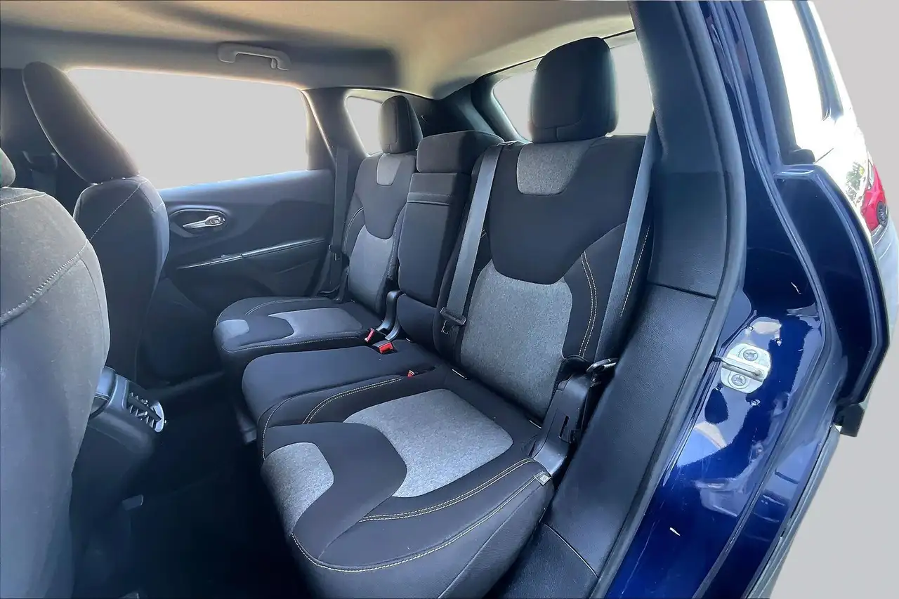 Jeep Cherokee снимка Jeep Cherokee