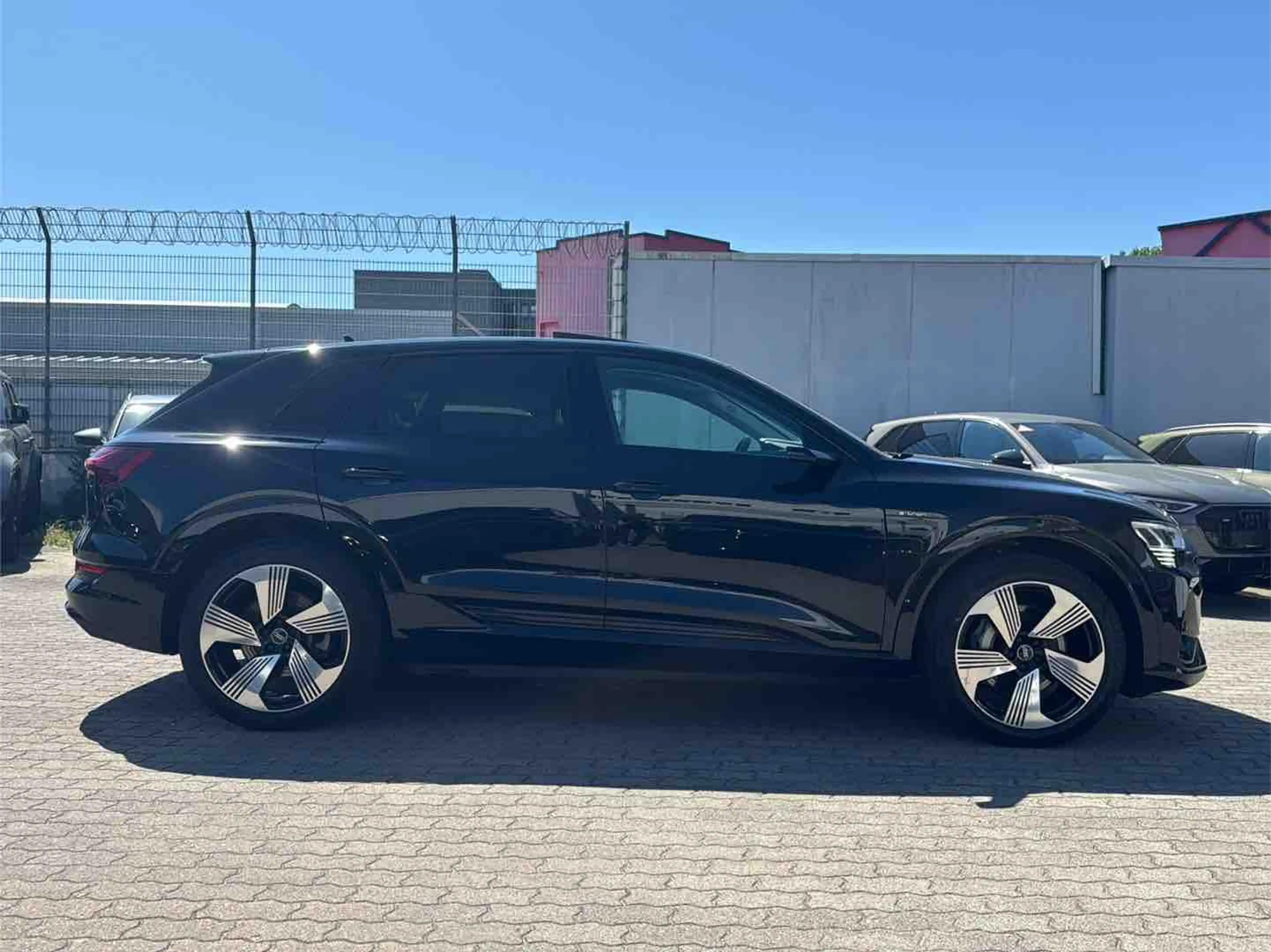 Audi e-tron 55 S line ACC AHK PANO MATRIX 21Z B&O KAM — photo 6