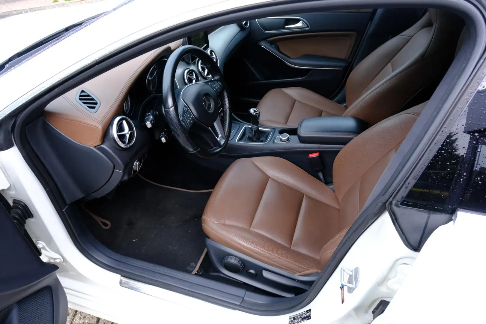 Mercedes-Benz CLA 180 BlueEFF. Edition Prestige Leder|Xenon|Navi|Clima Blanc - 2