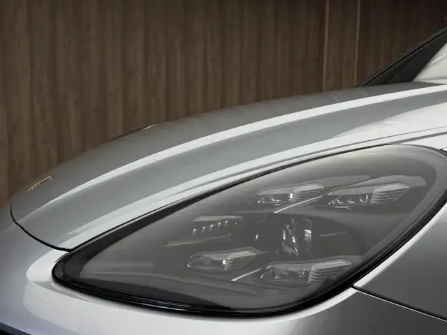 Porsche Cayenne view 14