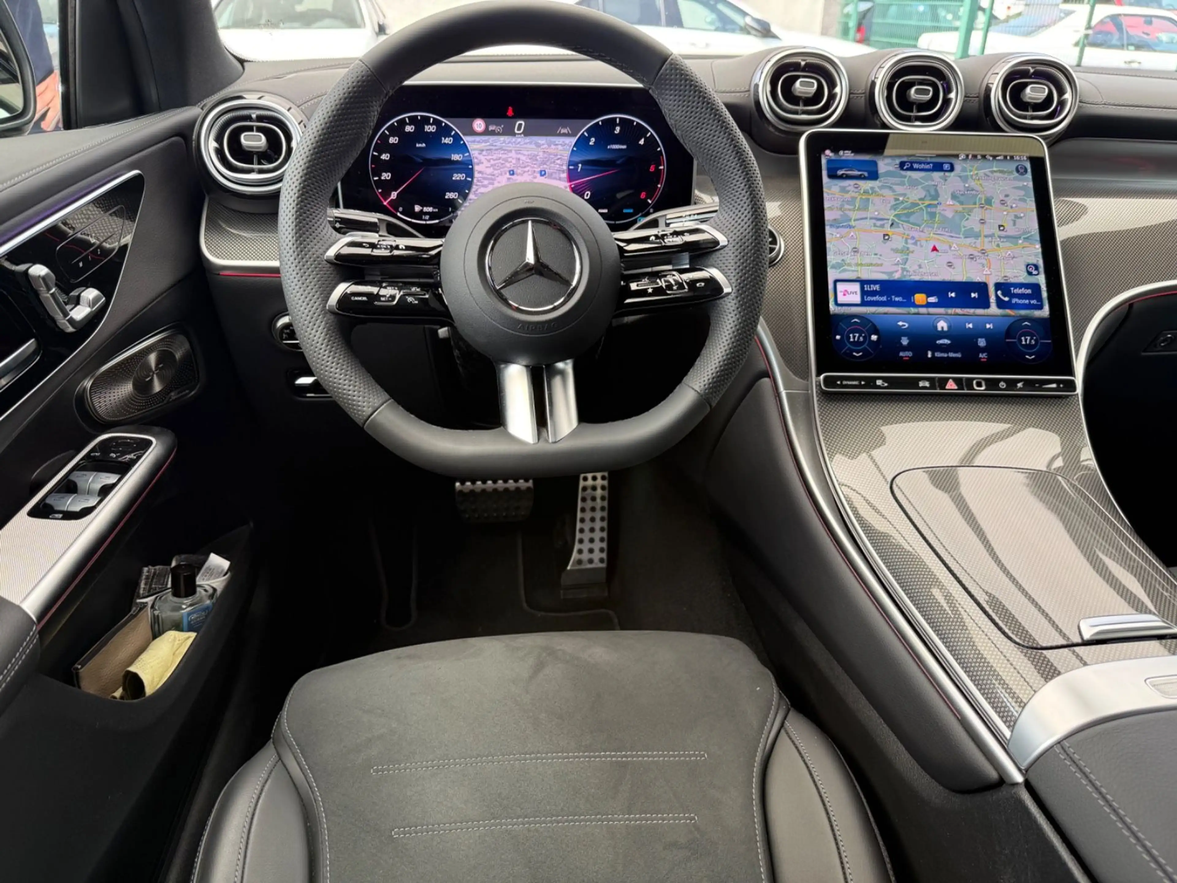 Mercedes-Benz GLC 450 d 4Matic Edition AMG Line *PANO* — photo 14