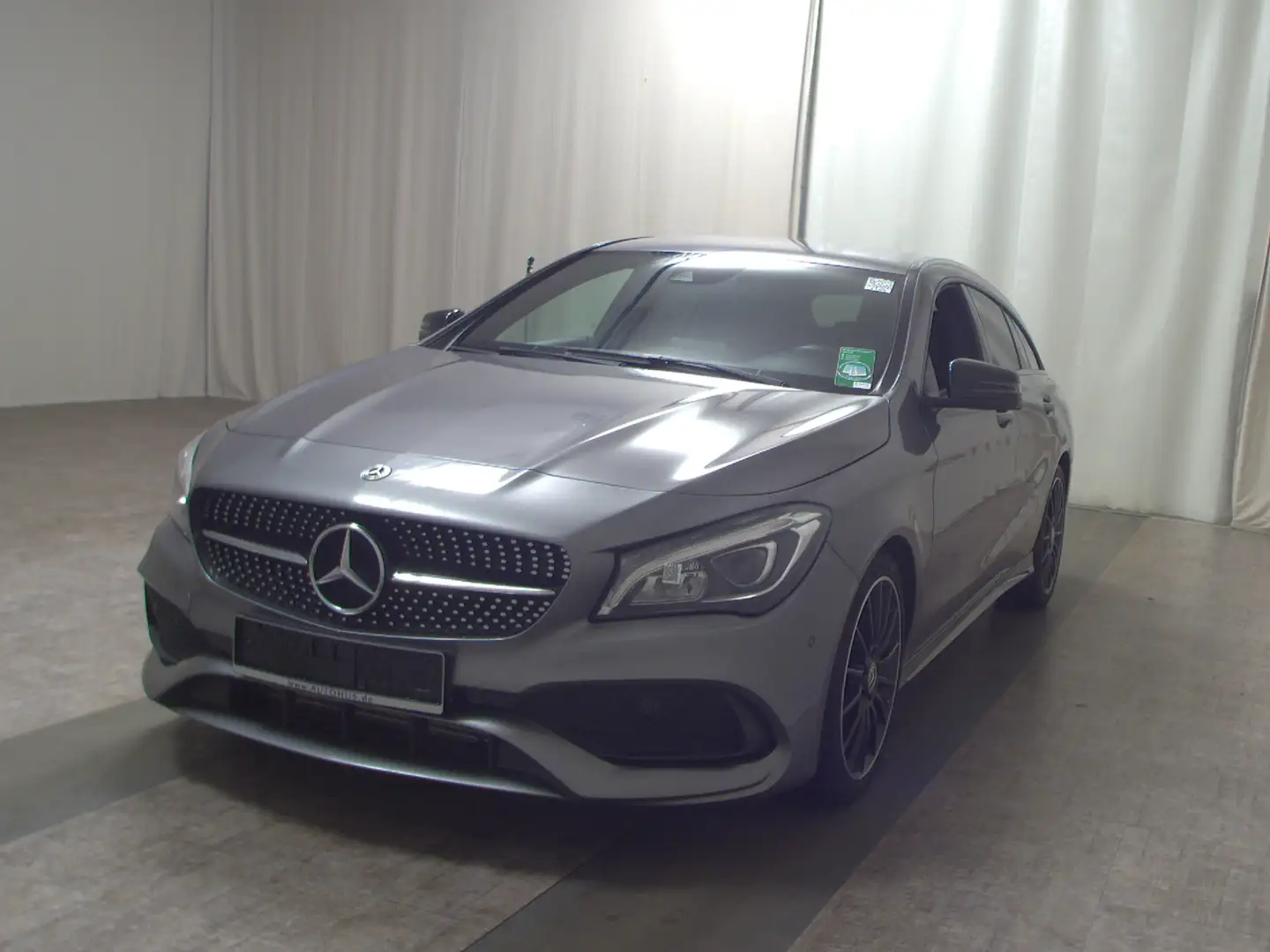 Mercedes-Benz CLA 200 SB AMG-Line Night Navi LED Grau - 2