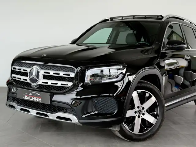 Mercedes-Benz GLB view 2