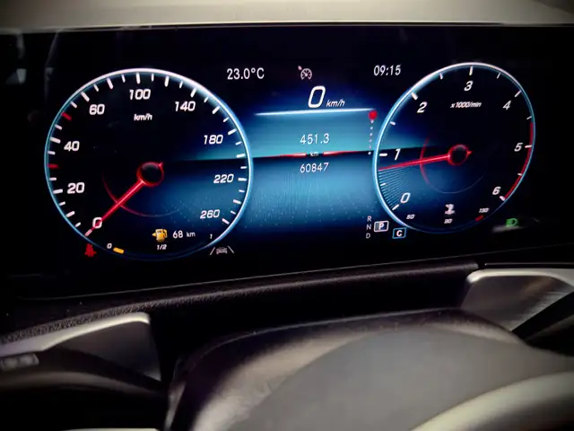 Mercedes-Benz GLB view 15