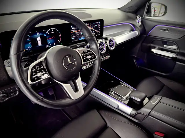 Mercedes-Benz GLB view 12