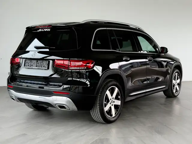 Mercedes-Benz GLB view 10