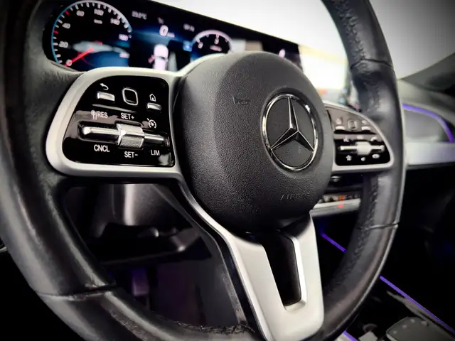 Mercedes-Benz GLB view 13