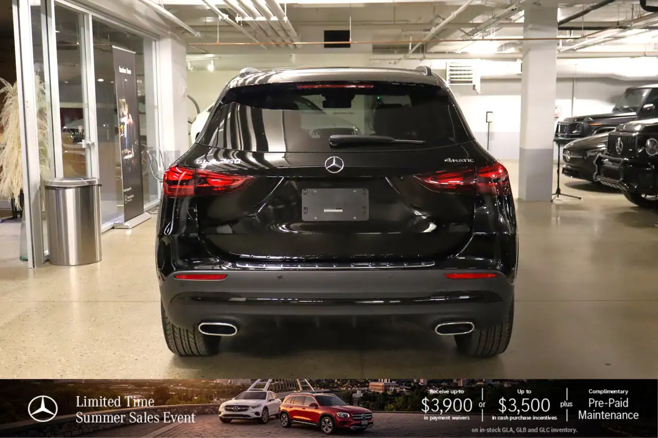 Mercedes-Benz GLA снимка Mercedes-Benz GLA