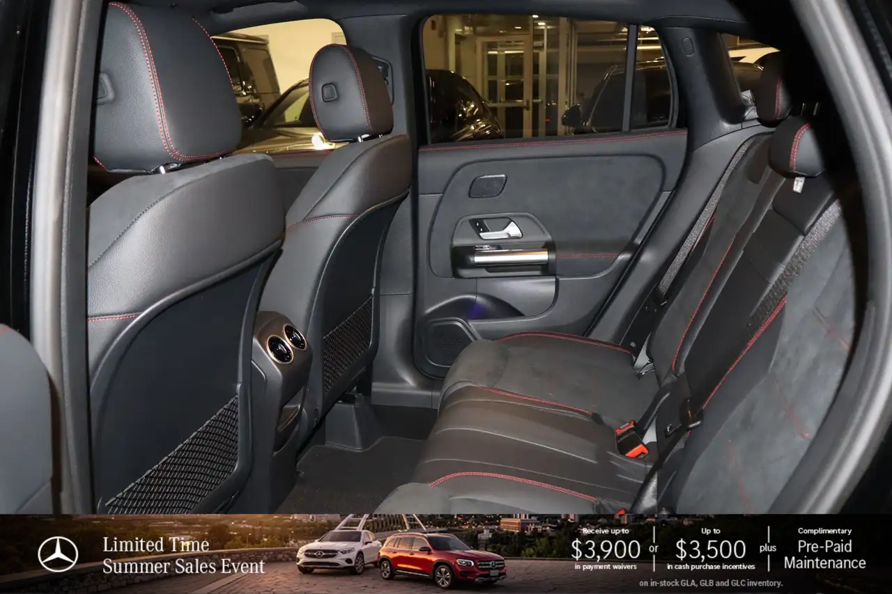 Mercedes-Benz GLA снимка Mercedes-Benz GLA