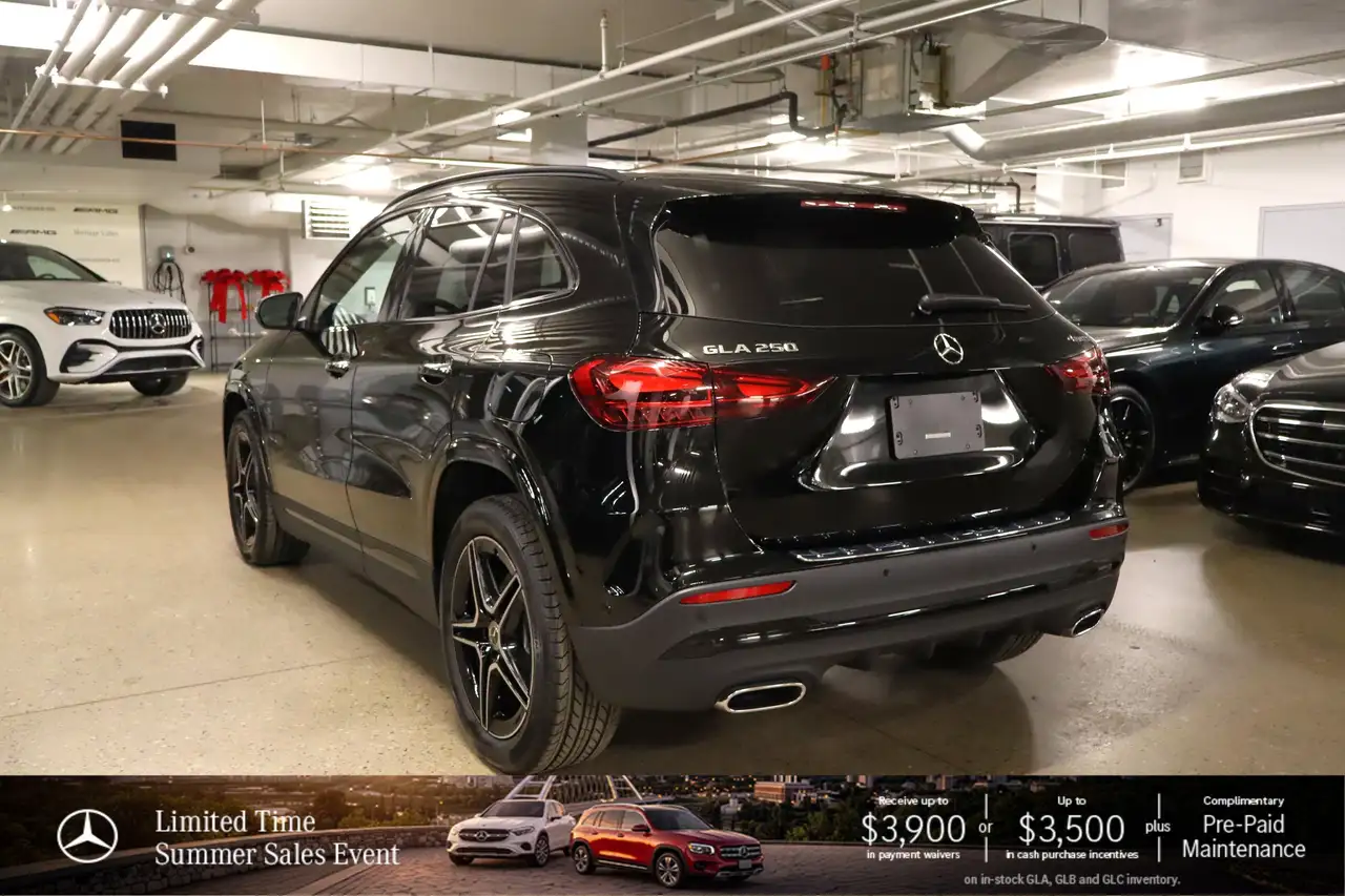 Mercedes-Benz GLA снимка Mercedes-Benz GLA