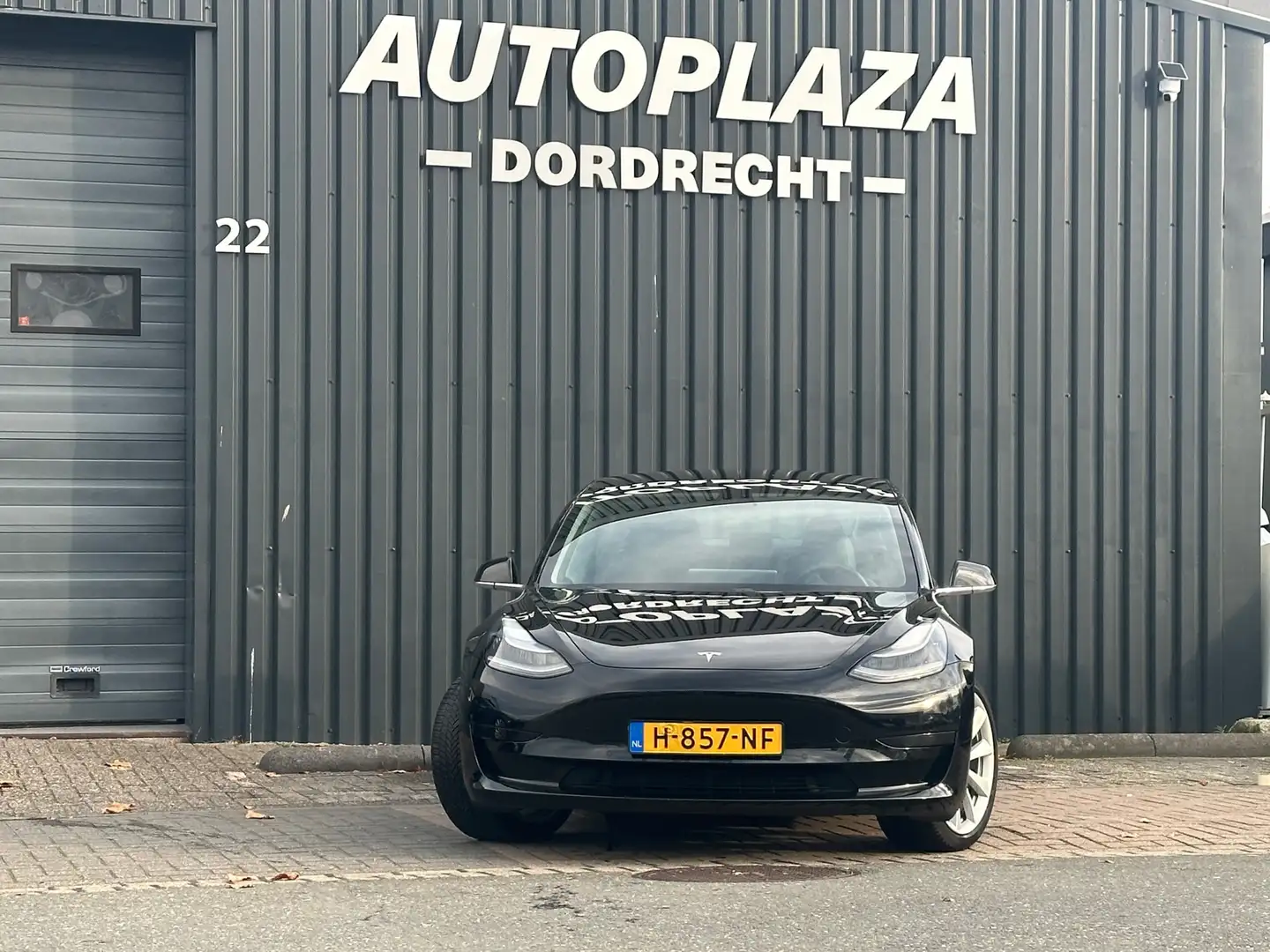 Tesla Model 3 Standard RWD Plus 60 kWh Schwarz - 2