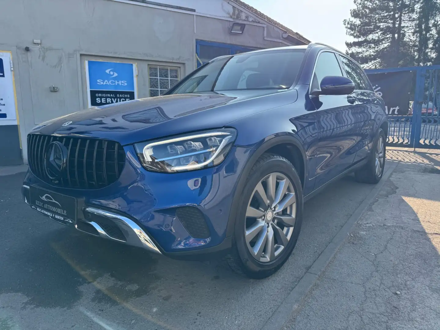 Mercedes-Benz GLC 220 d 4Matic 2.Hand*Panorama*LED*AHK Azul - 1