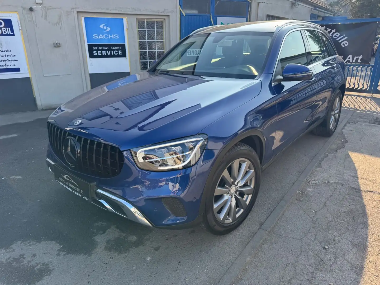 Mercedes-Benz GLC 220 d 4Matic 2.Hand*Panorama*LED*AHK Azul - 2