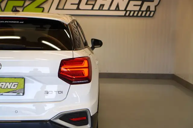 Audi Q2 view 6