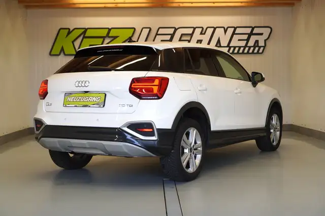 Audi Q2 view 4
